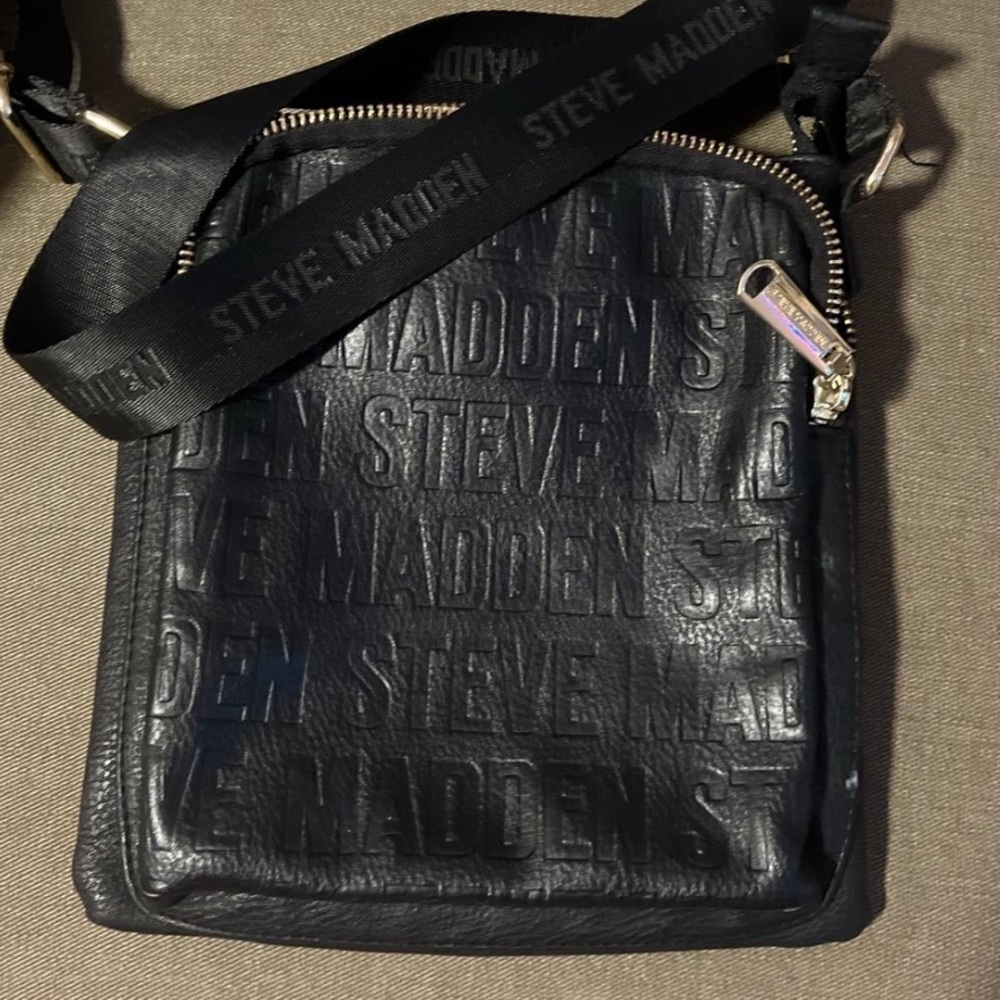 Steve madden shoulder bag,Like new !no flaws! no rips scratches stains or holes